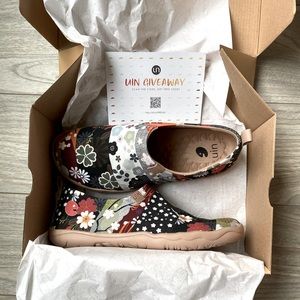 UIN Art Of Walk Shoes